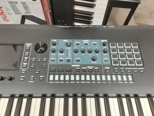 Roland - FANTOM-8 2